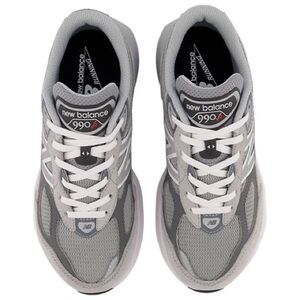 New Balance 990v5 Gray Sneakers